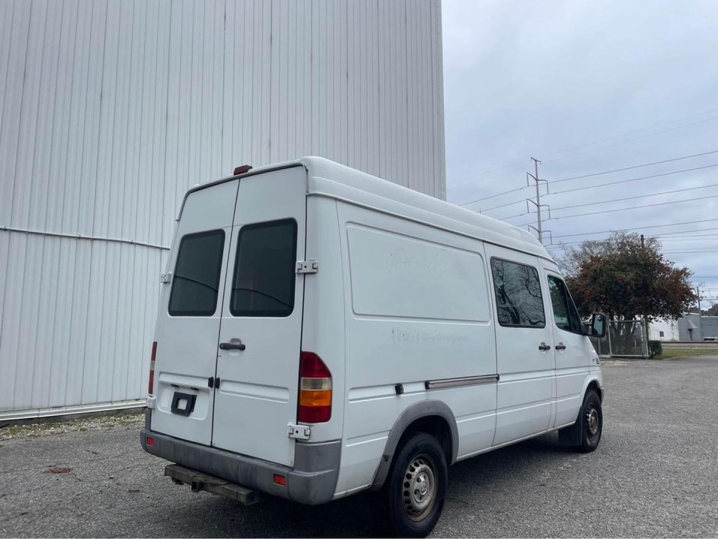 2003 WHITE /Gray Dodge Sprinter Van 2500 High Roof Short Wheelbase (WD2YD642935) with an 2.7 i5 Diesel engine, Automatic transmission, located at 5700 Curlew Drive, Norfolk, VA, 23502, (757) 455-6330, 36.841885, -76.209412 - Photo#6